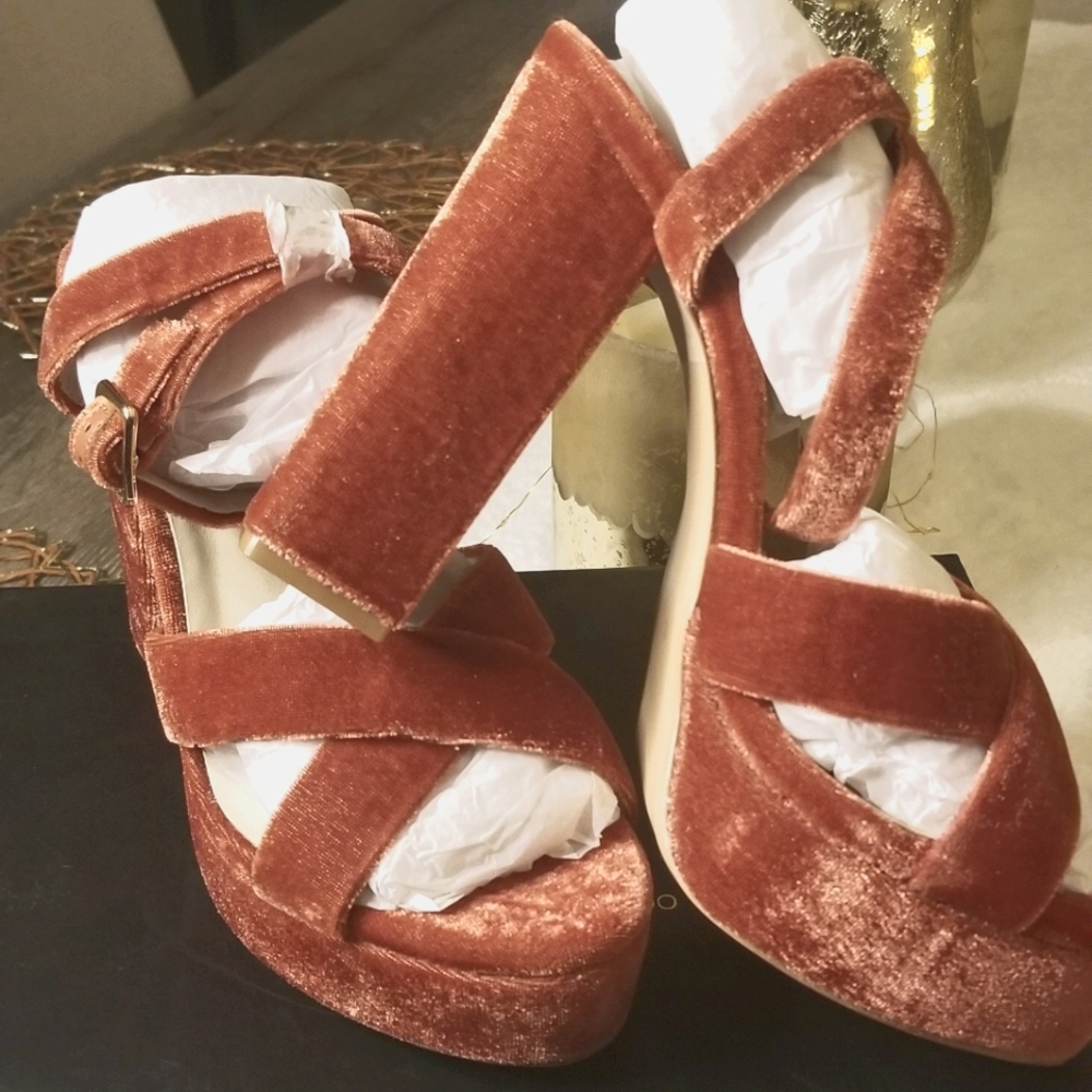 House of Harlow Platform Sandal